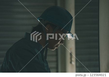 電気工事士 123564021