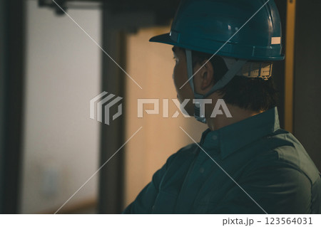 電気工事士 123564031