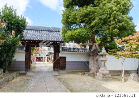八尾天満宮の境内 神社への参拝 大阪府 八尾市 八尾天満宮の境内 神社への参拝 大阪府 八尾市 123565311