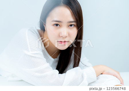 若い女性の美容イメージ 123566748