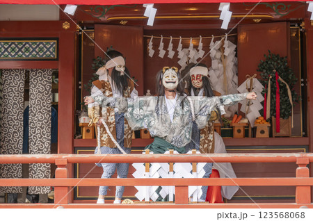 重要無形民俗文化財指定 秩父神社の「神代神楽」 重要無形民俗文化財指定 秩父神社の「神代神楽」 123568068