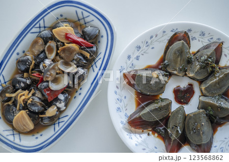 中華料理前菜ピータンとしじみ醤油漬け 123568862