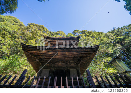 日龍峯寺高澤観音境内の景色 北条政子の寄進した多宝塔 日龍峯寺高澤観音境内の景色 北条政子の寄進した多宝塔 123568896