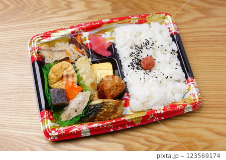 幕の内弁当 幕の内弁当 123569174
