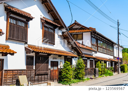 鳥取 倉吉白壁土蔵群の町並み 123569567