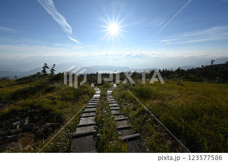 苗場山、登山、新潟県 123577586