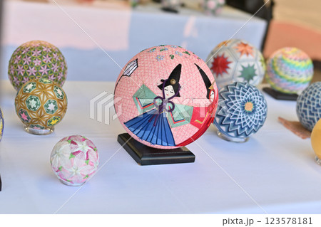 鴻巣びっくりひな祭り　花と音楽の館かわさと「花久の里」六角錐ひな壇・つるし雛　 123578181