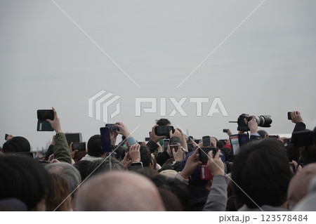 屋外の撮影会 123578484