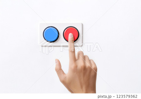 ボタンを押す指 ボタンを押す指 123579362