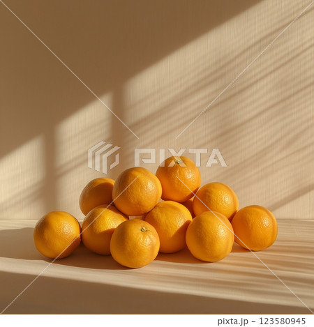 ミニマル背景に積まれたオレンジ 123580945