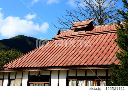 大内宿　宿場町　福島観光　大内宿町並み展示館　大内宿見晴台　江戸時代の宿場町　高倉神社 一之鳥居　 123581162
