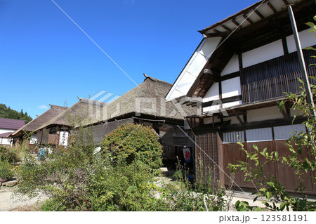 大内宿　宿場町　福島観光　大内宿町並み展示館　大内宿見晴台　江戸時代の宿場町　高倉神社 一之鳥居　 123581191