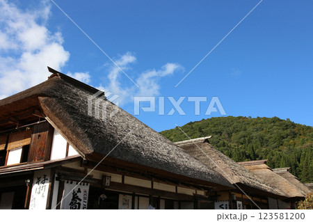 大内宿　宿場町　福島観光　大内宿町並み展示館　大内宿見晴台　江戸時代の宿場町　高倉神社 一之鳥居　 123581200