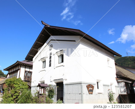 大内宿　宿場町　福島観光　大内宿町並み展示館　大内宿見晴台　江戸時代の宿場町　高倉神社 一之鳥居　 123581207