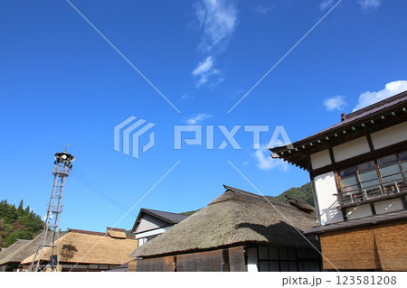 大内宿　宿場町　福島観光　大内宿町並み展示館　大内宿見晴台　江戸時代の宿場町　高倉神社 一之鳥居　 123581208