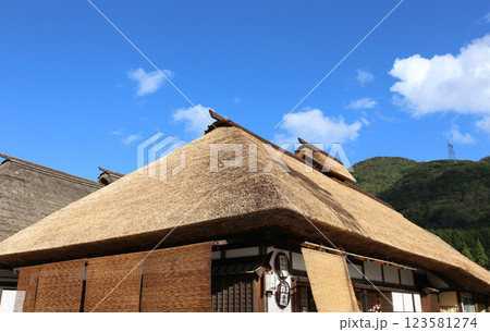 大内宿　宿場町　福島観光　大内宿町並み展示館　大内宿見晴台　江戸時代の宿場町　高倉神社 一之鳥居　 123581274