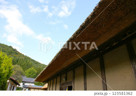 大内宿　宿場町　福島観光　大内宿町並み展示館　大内宿見晴台　江戸時代の宿場町　高倉神社 一之鳥居　 123581362