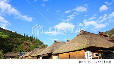 大内宿　宿場町　福島観光　大内宿町並み展示館　大内宿見晴台　江戸時代の宿場町　高倉神社 一之鳥居　 123581406