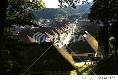 大内宿　宿場町　福島観光　大内宿町並み展示館　大内宿見晴台　江戸時代の宿場町　高倉神社 一之鳥居　 123581477