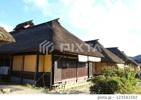 大内宿　宿場町　福島観光　大内宿町並み展示館　大内宿見晴台　江戸時代の宿場町　高倉神社 一之鳥居　 123581502