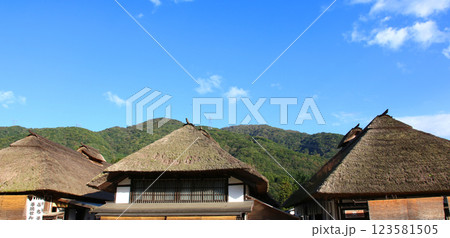 大内宿　宿場町　福島観光　大内宿町並み展示館　大内宿見晴台　江戸時代の宿場町　高倉神社 一之鳥居　 123581505