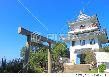 愛知県常滑市、尾張大野城模擬天守の風景 愛知県常滑市、尾張大野城模擬天守の風景 123583381