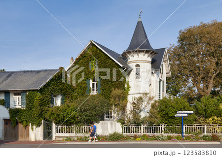 Pretty white seaside house in Le Crotoy Pretty white seaside house in Le Crotoy 123583810