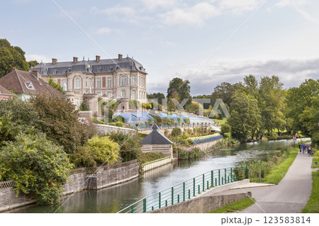 The Castle of Long The Castle of Long 123583814