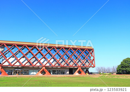 愛知県常滑市、常滑市体育館の風景 123583921