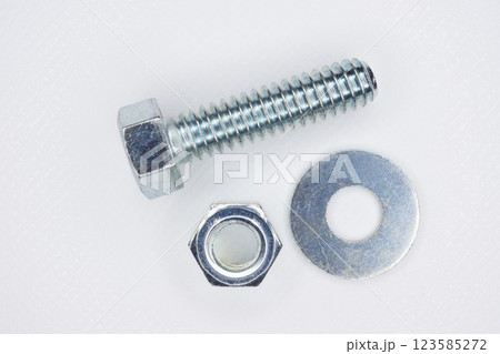 六角ボルトとナットとワッシャー 六角ボルトとナットとワッシャー 123585272