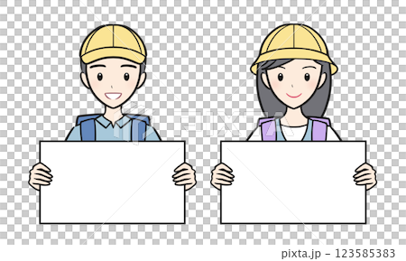 ホワイトボードを持つランドセルを背負った小学生の男子女子セット 123585383