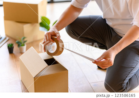 引っ越し 引っ越し 123586165