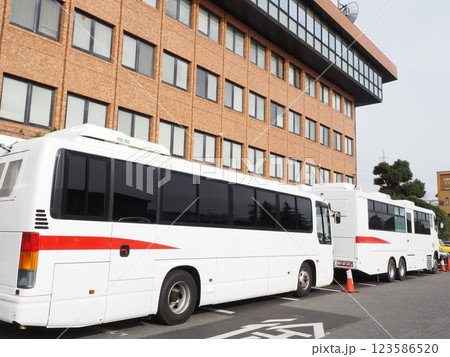 移動献血車 123586520