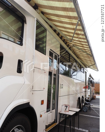 移動献血車 123587721