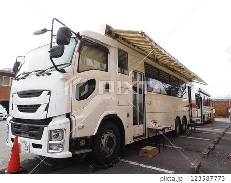 移動献血車 123587773