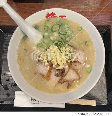 賛平らーめん 賛平らーめん 123588097