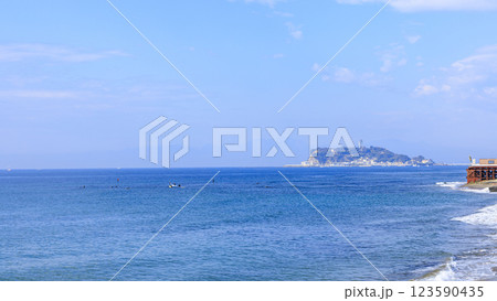 七里ガ浜の春 123590435