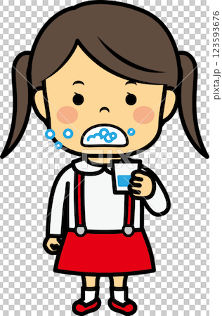 うがいをする女の子 123593676