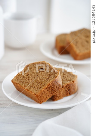 パウンドケーキ 123594145