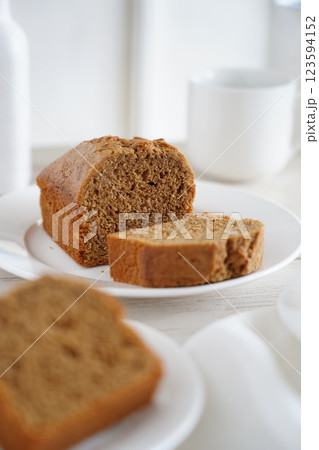 パウンドケーキ 123594152