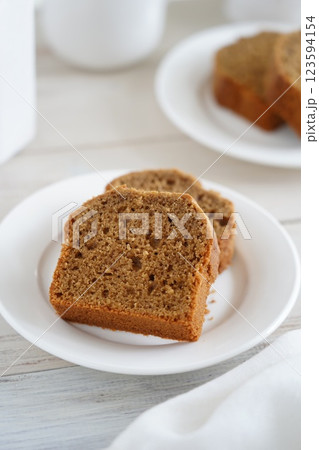 パウンドケーキ 123594154