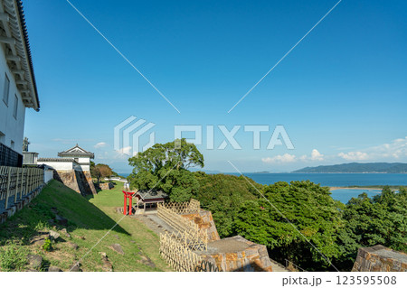 熊本県天草郡苓北町　天草四郎が率いる一揆軍の猛攻撃にも落城しなかった天然の要害である富岡城 123595508