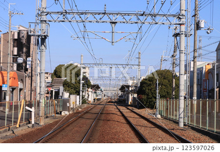 阪急伊丹線　稲野駅の構内 123597026