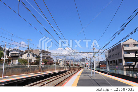 山陽電鉄 東須磨駅の構内 山陽電鉄 東須磨駅の構内 123597033