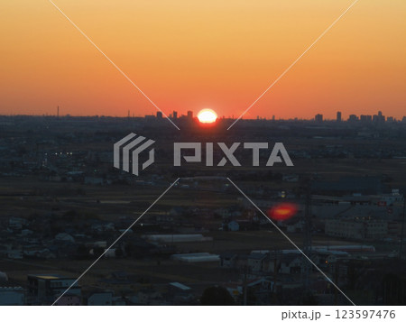 川越の初日の出と埼玉副都心の遠景　埼玉県川越市（ドローンによる空撮） 123597476