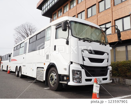 移動献血車 123597901