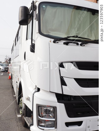 移動献血車 移動献血車 123597903