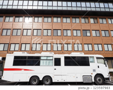 移動献血車 移動献血車 123597983