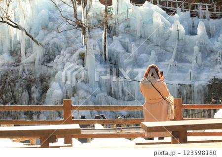 秩父の尾の内氷柱　秩父の観光名所 123598180
