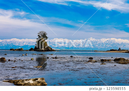 女岩と立山連峰2 123598555